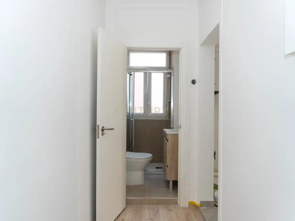 Apartamento T2 em Campo de Ourique, Lisboa - Image 6