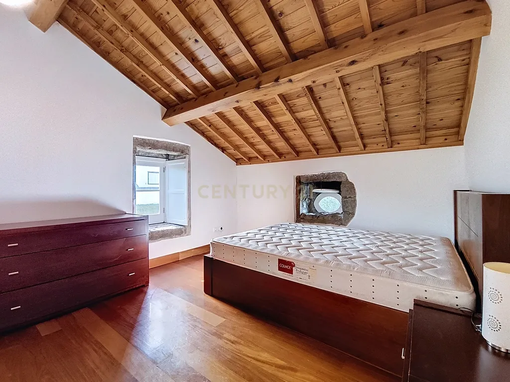 Rústico de Luxo – Moradia Renovada com Vista Mar Deslumbrante - Image 47