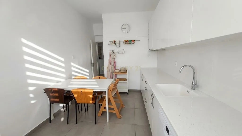 Apartamento Renovado com Vista Panorâmica no Fogueteiro - Image 6