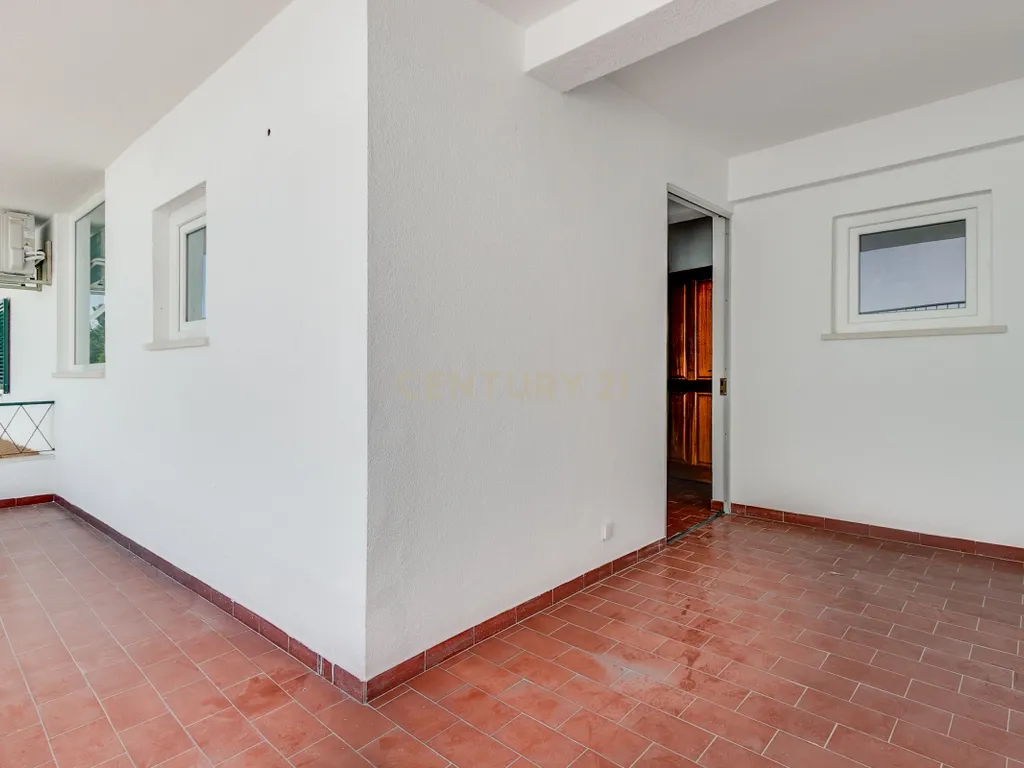 Moradia tradicional com 6 quartos, vista mar e piscina – Jardins da Parede - Image 37