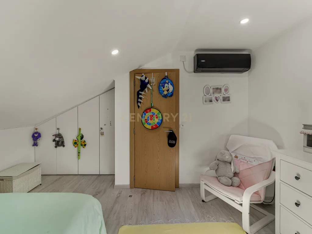 Moradia T3 isolada com garagem, Quinta do Conde - Image 38