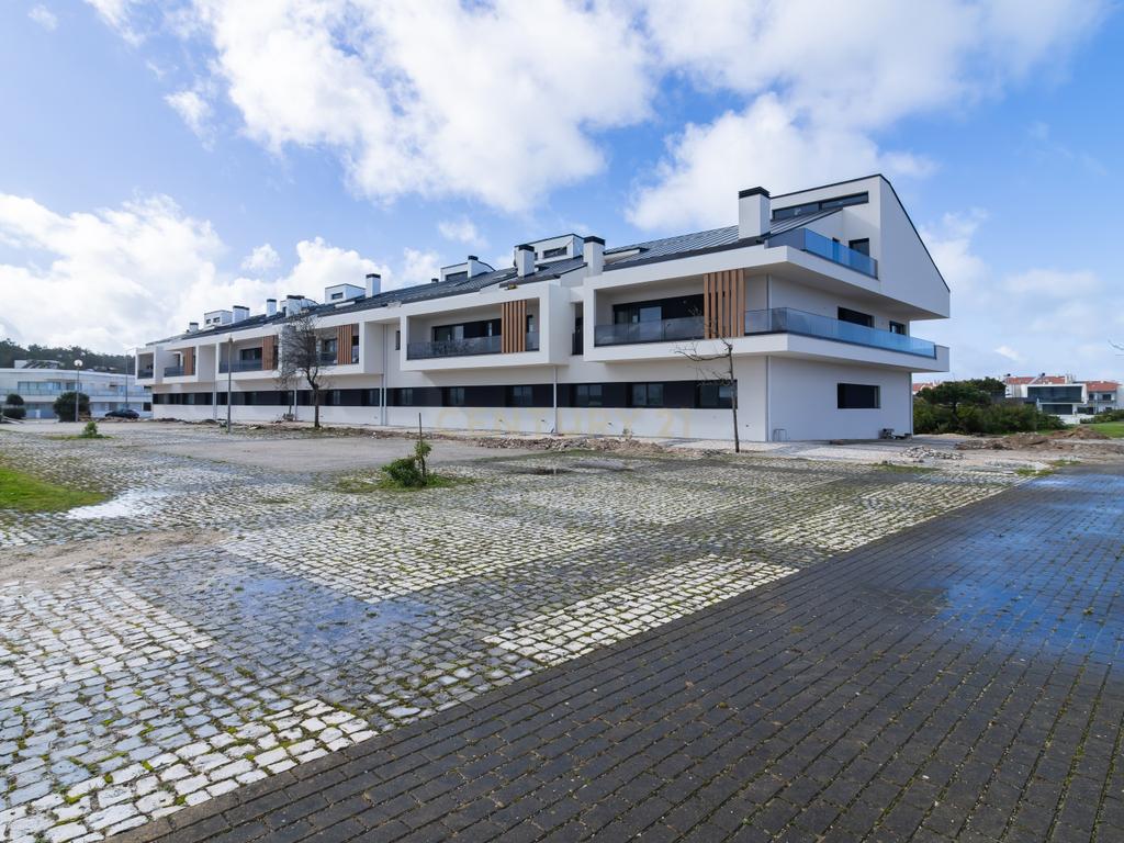 Excelente Apartamento T3 NOVO na Praia Pedra do ouro - Image 25