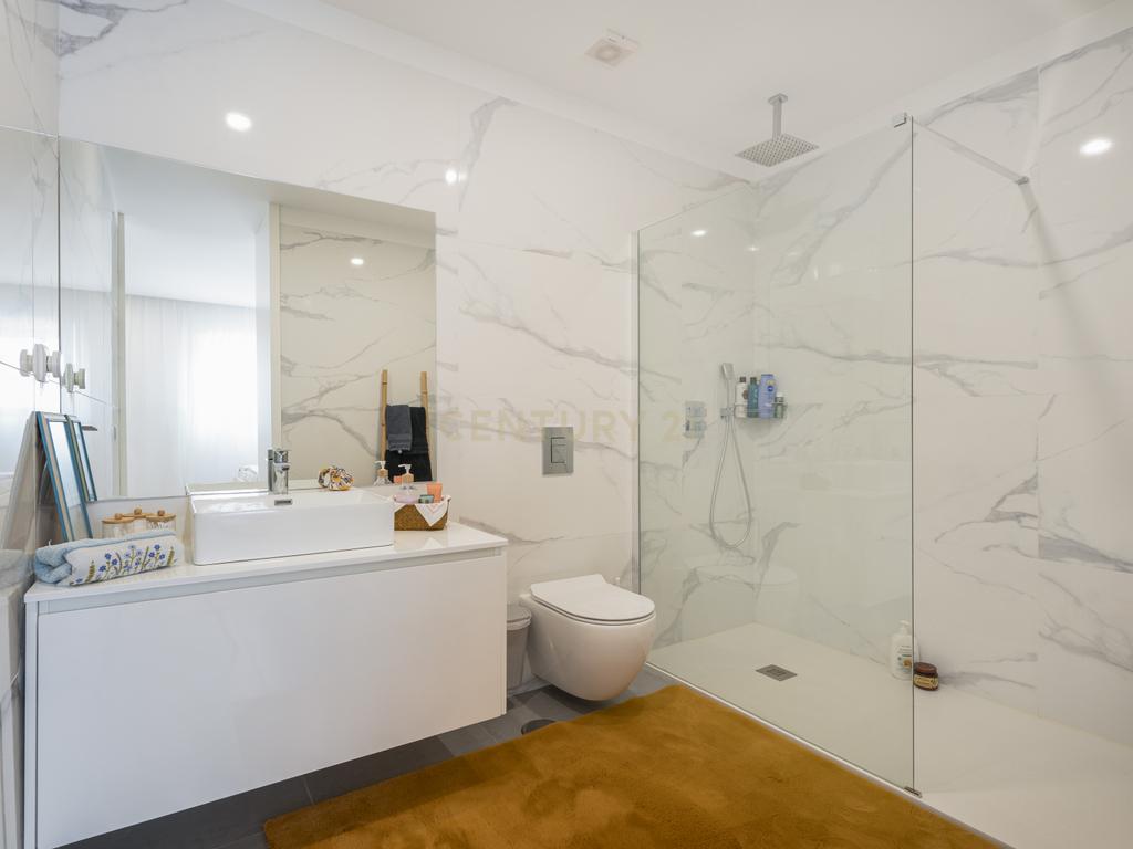 Luxuoso Apartamento Novo com Vista Parque em Lousada - Image 27