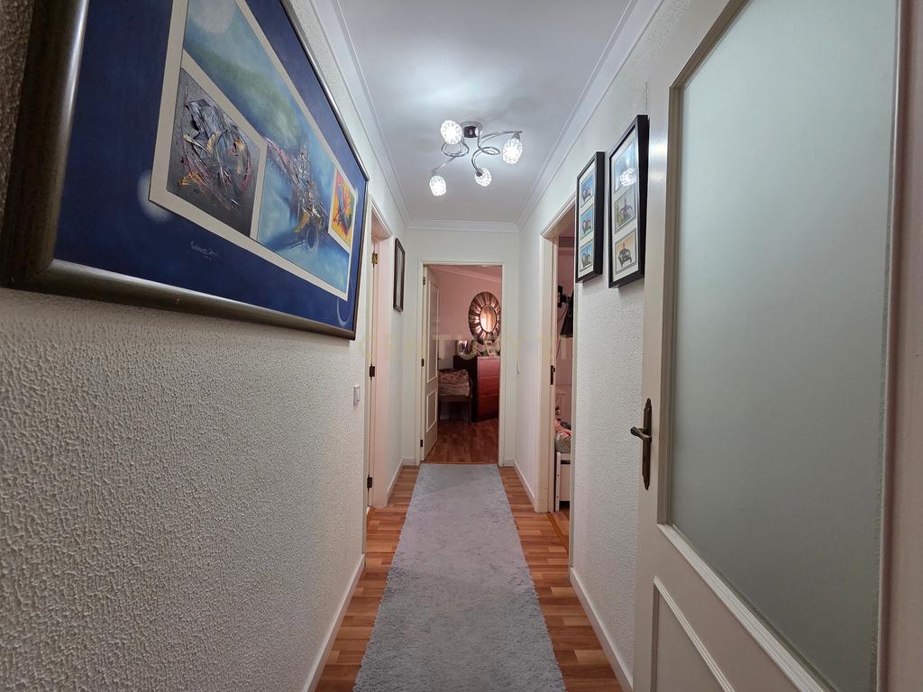 Apartamento T2 | Varanda | Remodelado | Garagem Individual | Centro de Fânzeres - Image 21