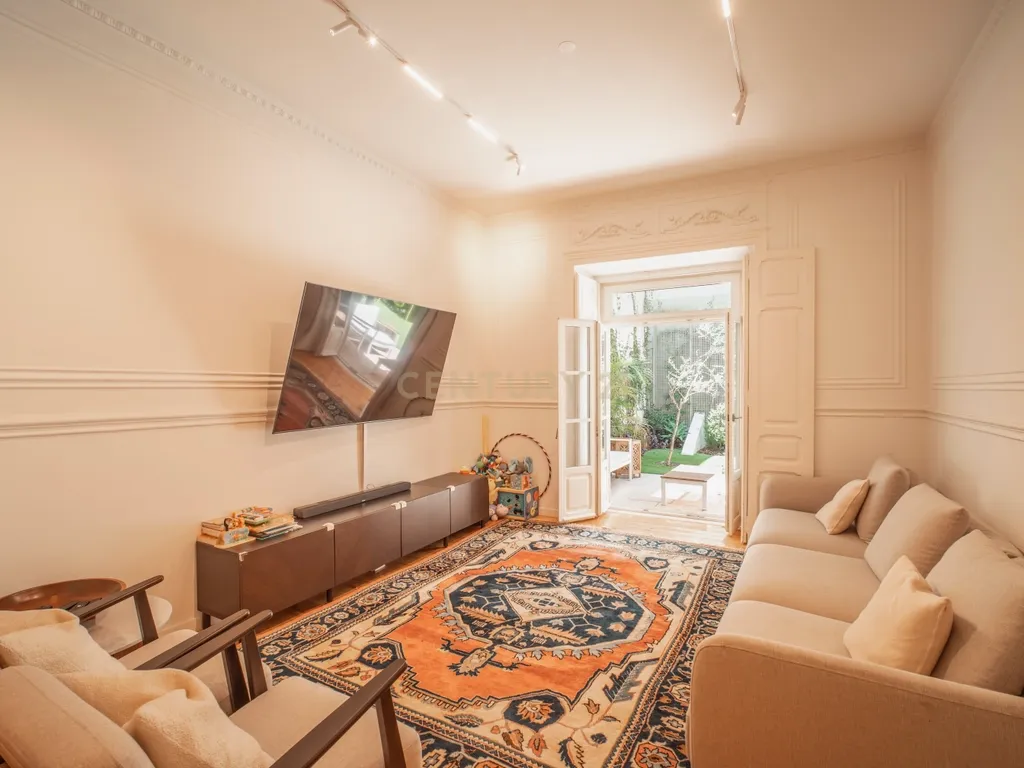 Apartamento Encantador com Jardim Privativo — Santo António, Lisboa - Image 6