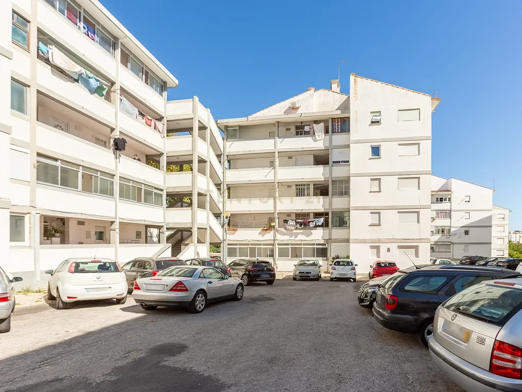 Apartamento T3 em Marvila, Lisboa - Oportunidade Única! - Image 1