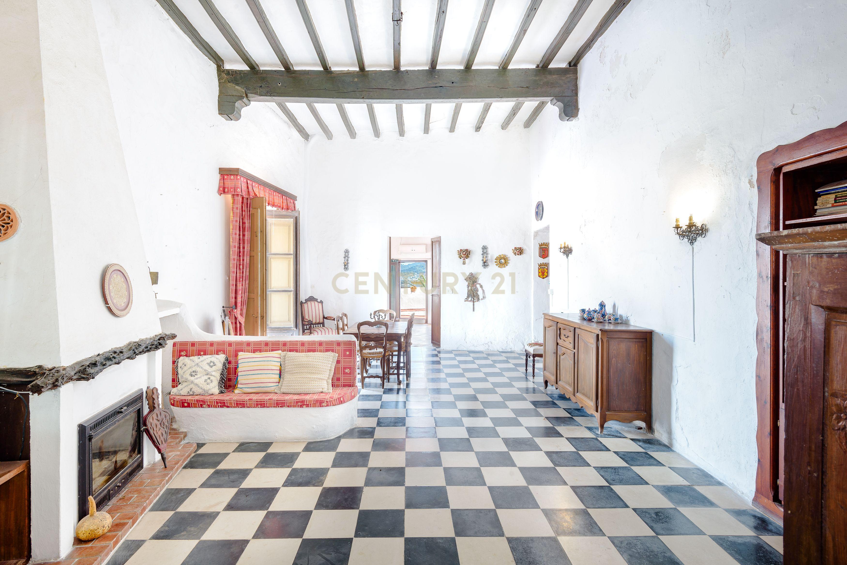 À venda: Casa histórica com grande potencial em Dalt Vila – Ibiza - Image 3
