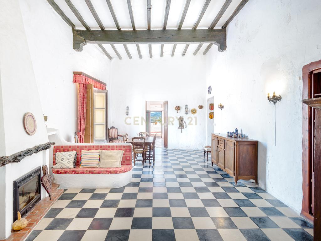 À venda: Casa histórica com grande potencial em Dalt Vila – Ibiza - Image 3