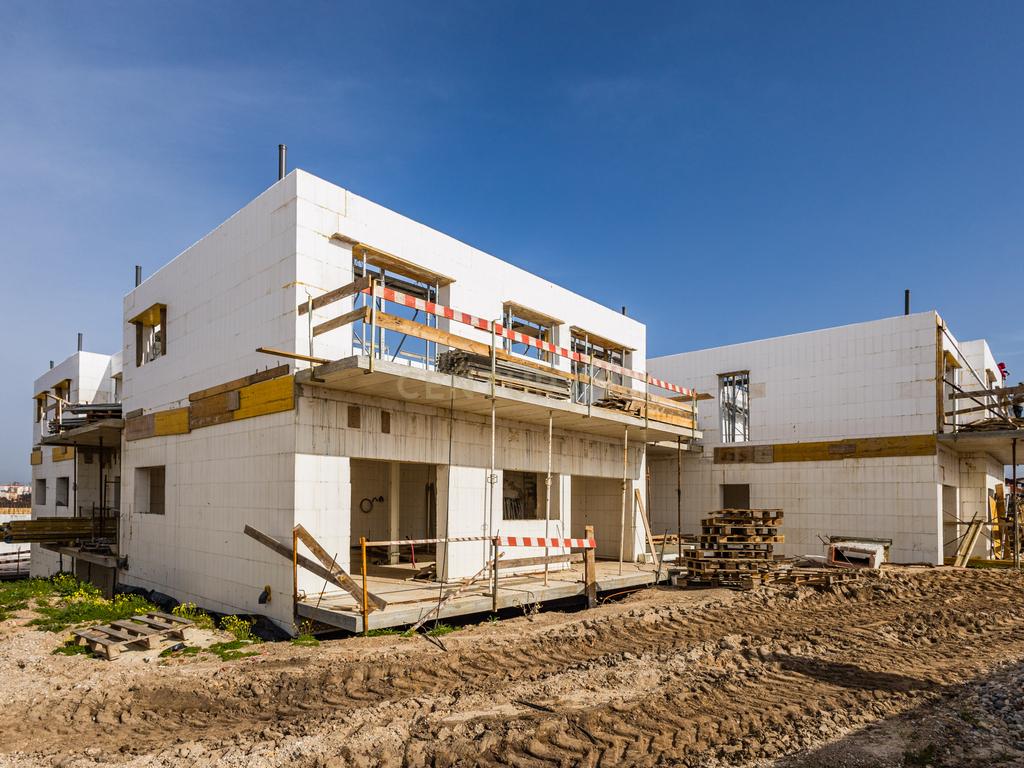 T1 Único em Leiria: Construção ICF em Condomínio Fechado com Piscina - Image 5