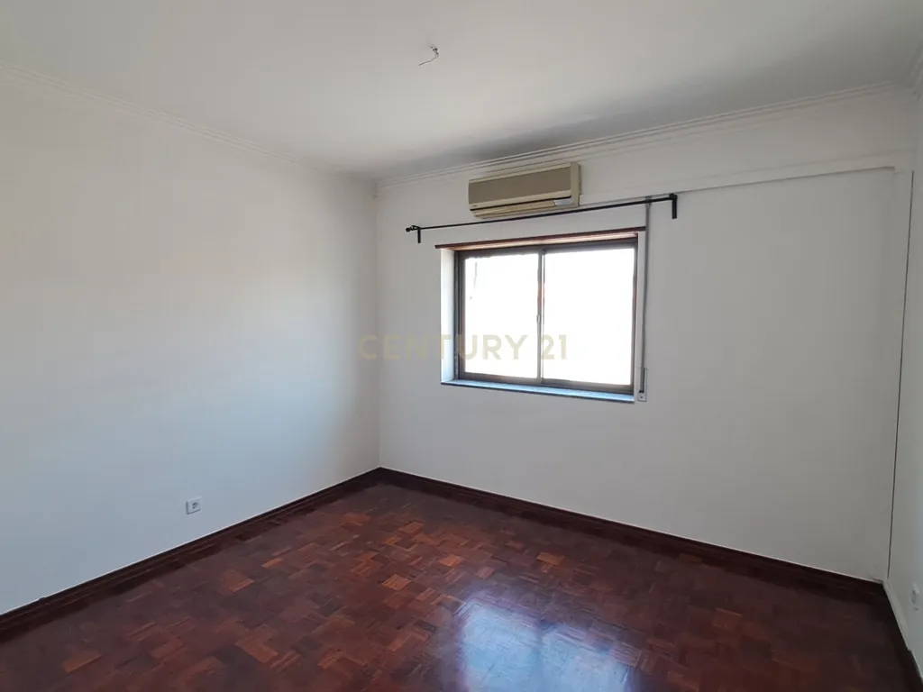 Apartamento T3 Centro da Venda do Pinheiro - Mafra - Image 7