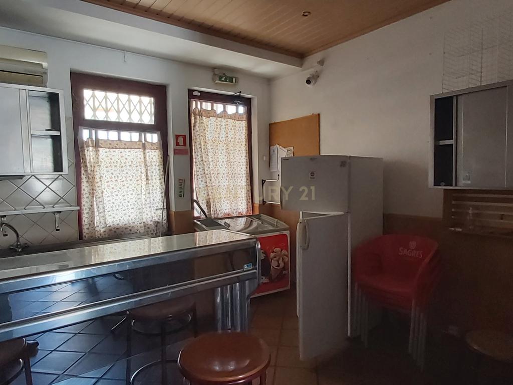 🥪🏙️ Snack-Bar com Localização de Ouro e Fácil Acesso no Centro de Évora - Image 8