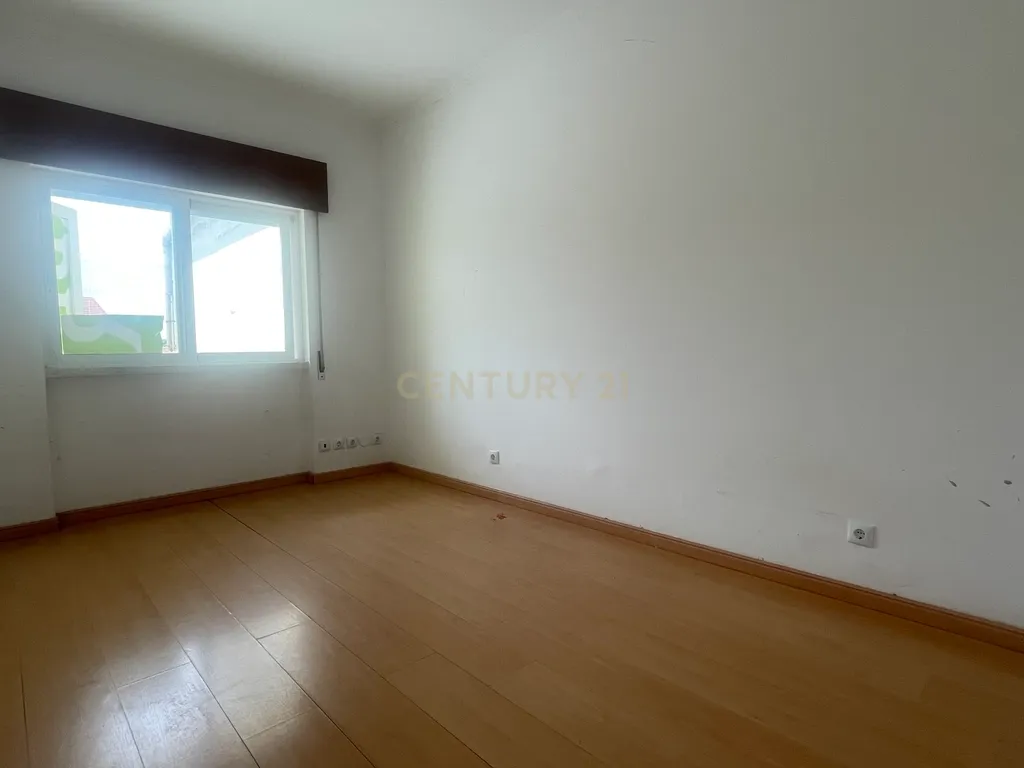 Apartamento T3, com Logradouro, em São Sebastião, Setúbal - Image 7
