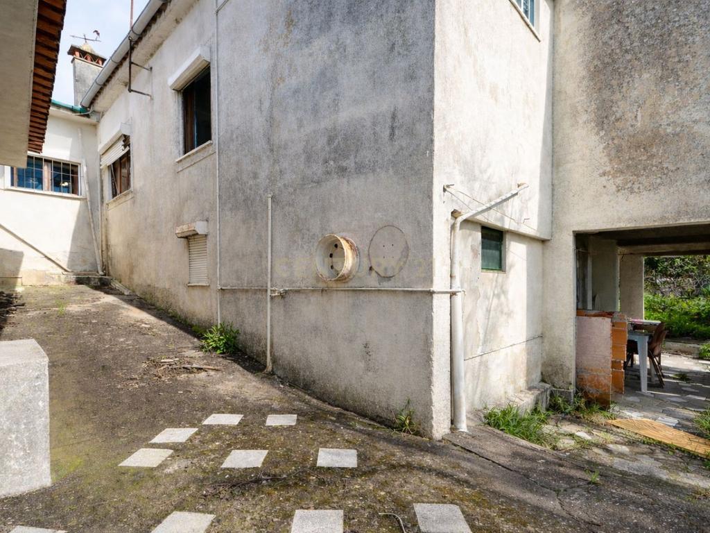 Excelente oportunidade de investimento no centro de São Martinho do Bispo, Coimbra. As referências C0289-01959 (moradia e terreno) e C0289-01957 (terreno) são vendidas em conjunto. - Image 49