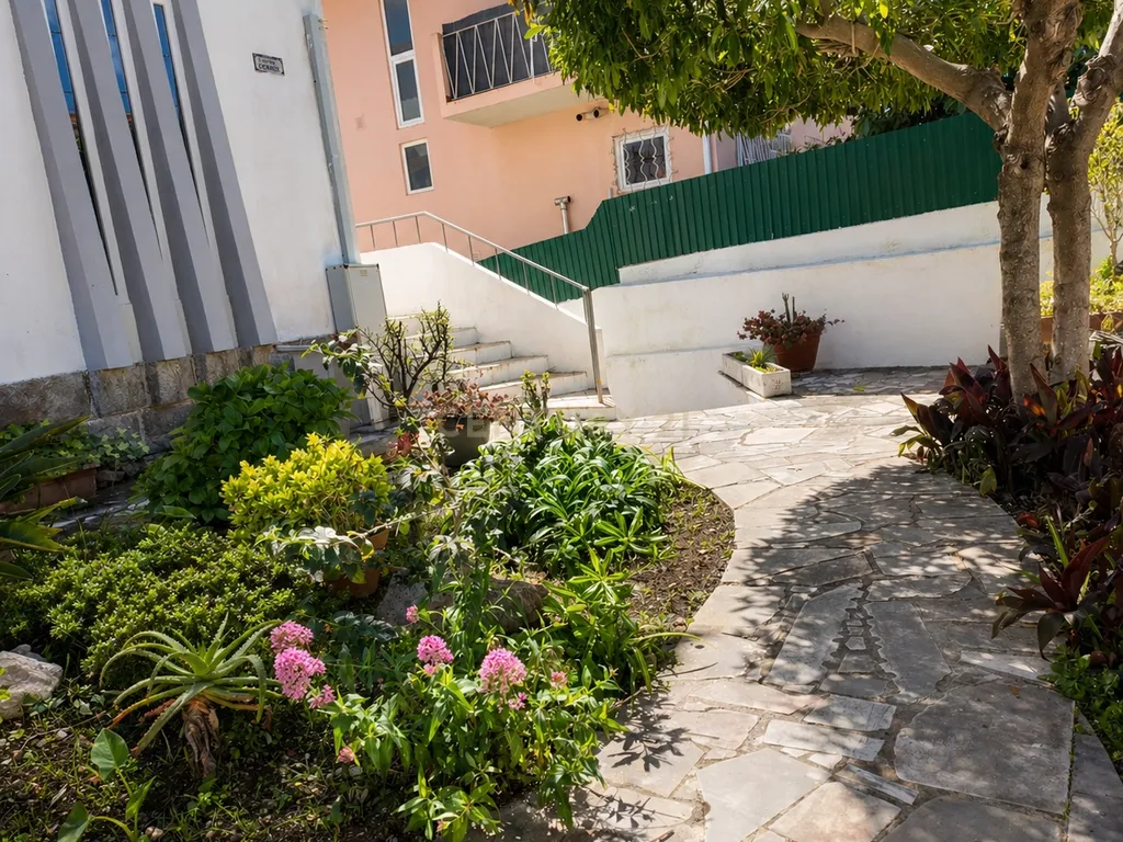 T2 com 2 Anexos arrendados | Bairro do Alcaide - Cascais - Image 7