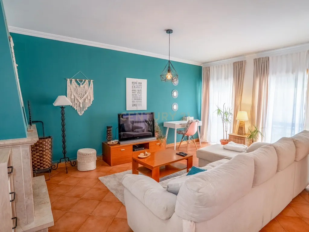 Apartamento T3+1 Duplex| 2 minutos do Centro de Caldas da Rainha - Image 5