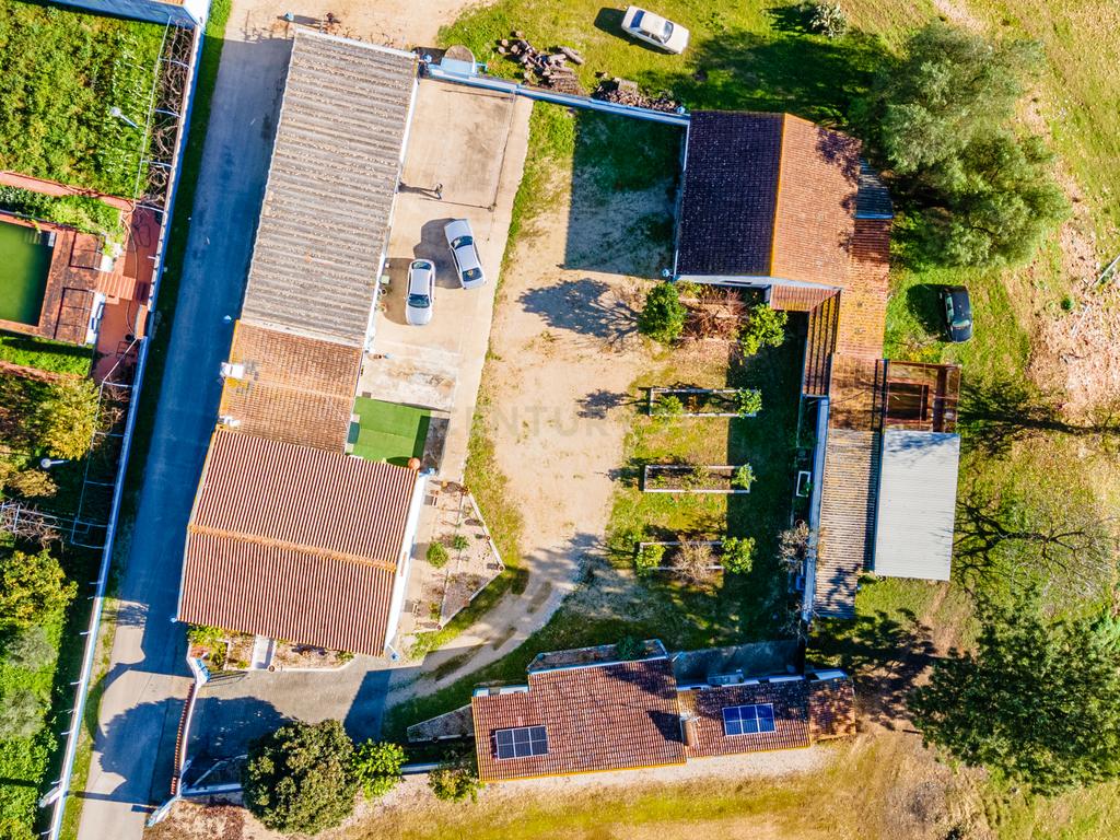 Quinta com 25.800M2 com moradia T6 em Casével, Santarém. - Image 45