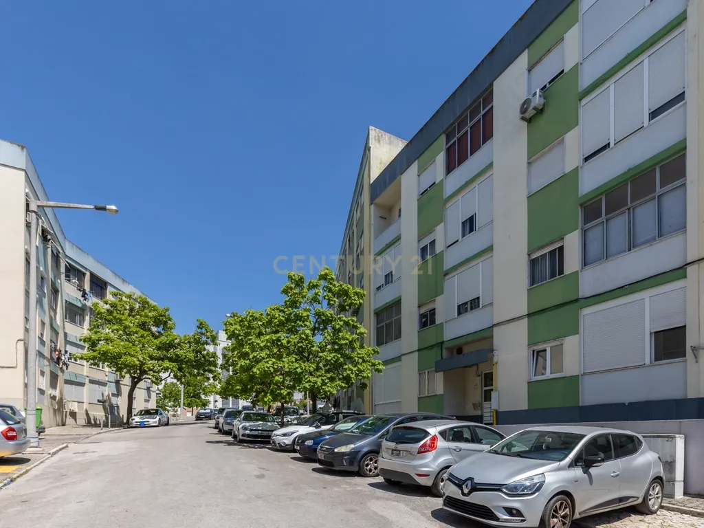 Apartamento T2 no Feijó totalmente remodelado - Image 23