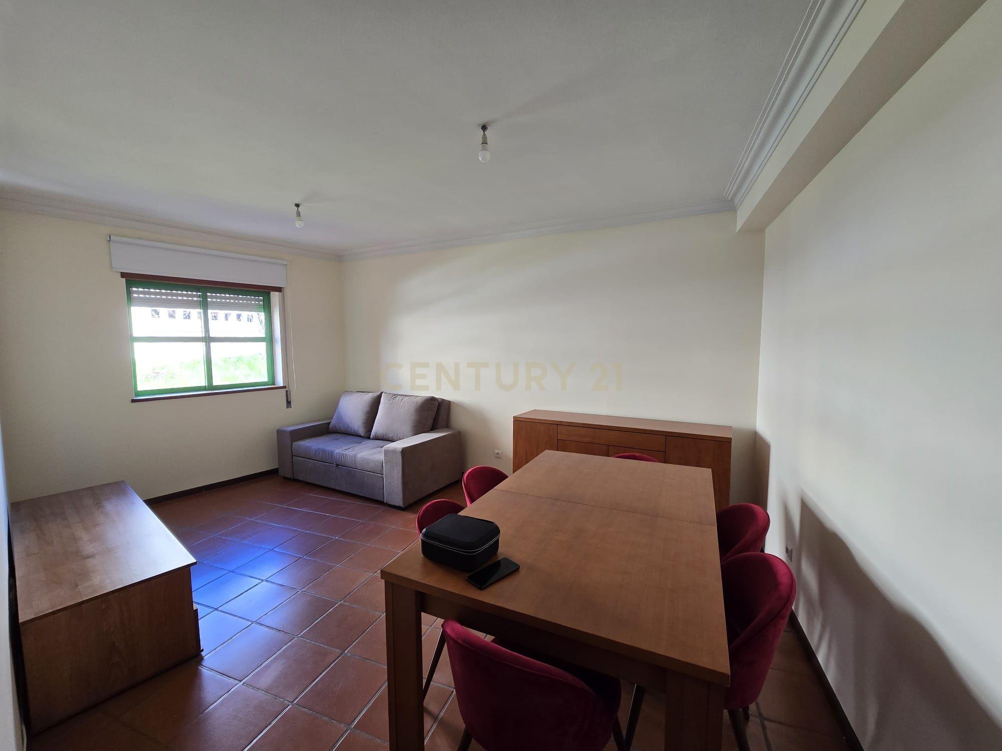 Apartamento T2 no centro de Bragança - Image 5