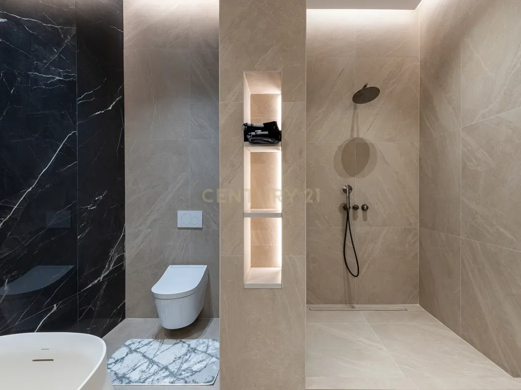Luxuosa Propriedade Renovada em Barcelona, Cataluña - Image 13