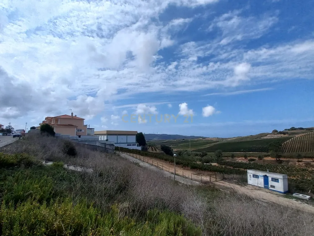 LOTE 481m2 C/ PROJECTO APROVADO PARA MORADIA ISOLADA UNIFAMILIAR COM PISCINA E JARDIM - Image 7