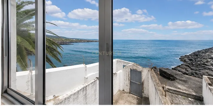 Moradia em 1.ª Linha de Mar com Acesso à Praia - Image 31