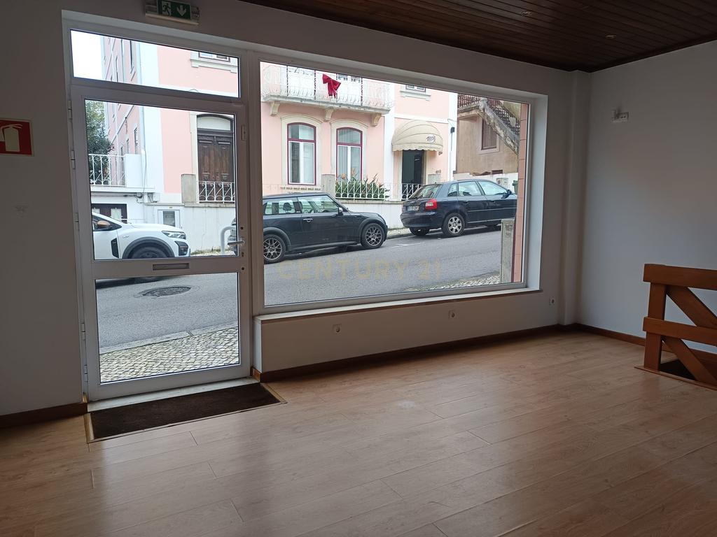 Loja comercial na Rua Antonio José de Almeida em Celas, Coimbra - Image 2