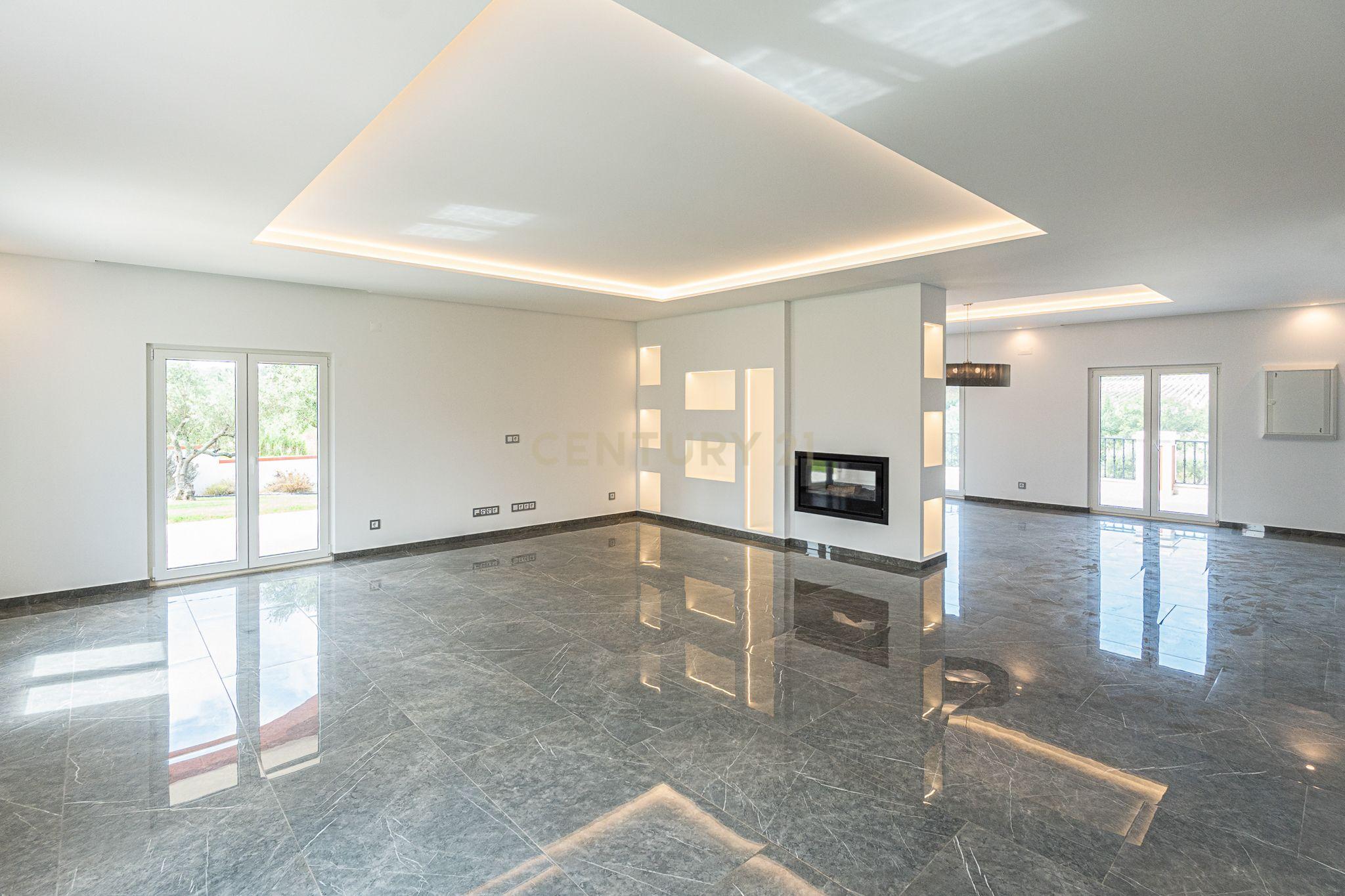 Fotografia 9 de Moradia T6 de Luxo - 924 m² - Piscina -  São Pedro da Cadeira - Nova
