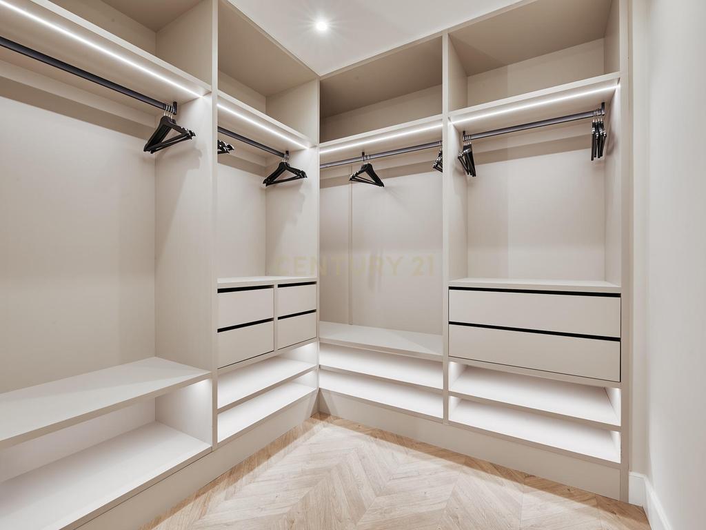 Luxuosa Moradia Renovada em Madrid, Comunidad de Madrid - Image 17