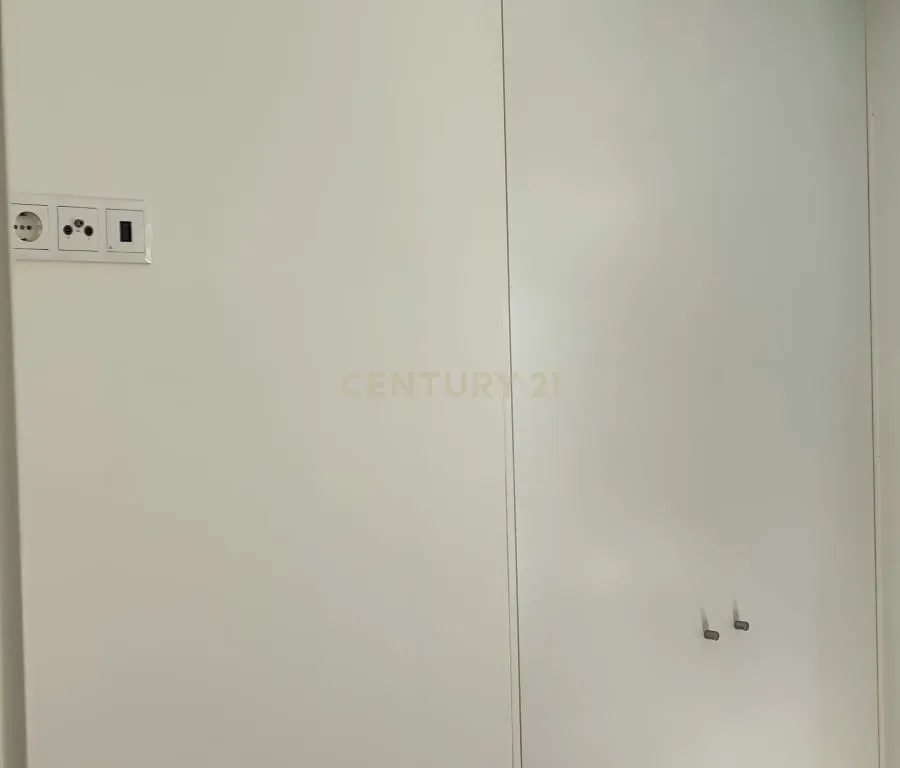 PRÉDIO EM PROPRIEDADE TOTAL NO CENTRO HISTÓRICO DE PENICHE – T0, T1 e T2 - Image 18