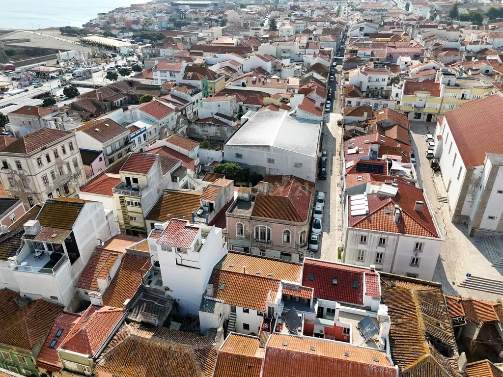 PRÉDIO PARA RECUPERAR, NO CENTRO HISTÓRICO DE PENICHE - Image 83