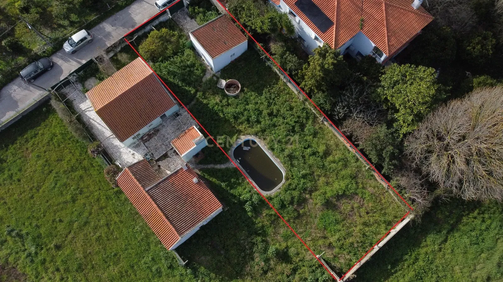 Terreno em Setúbal com Arrecadação / Garagem - Image 1