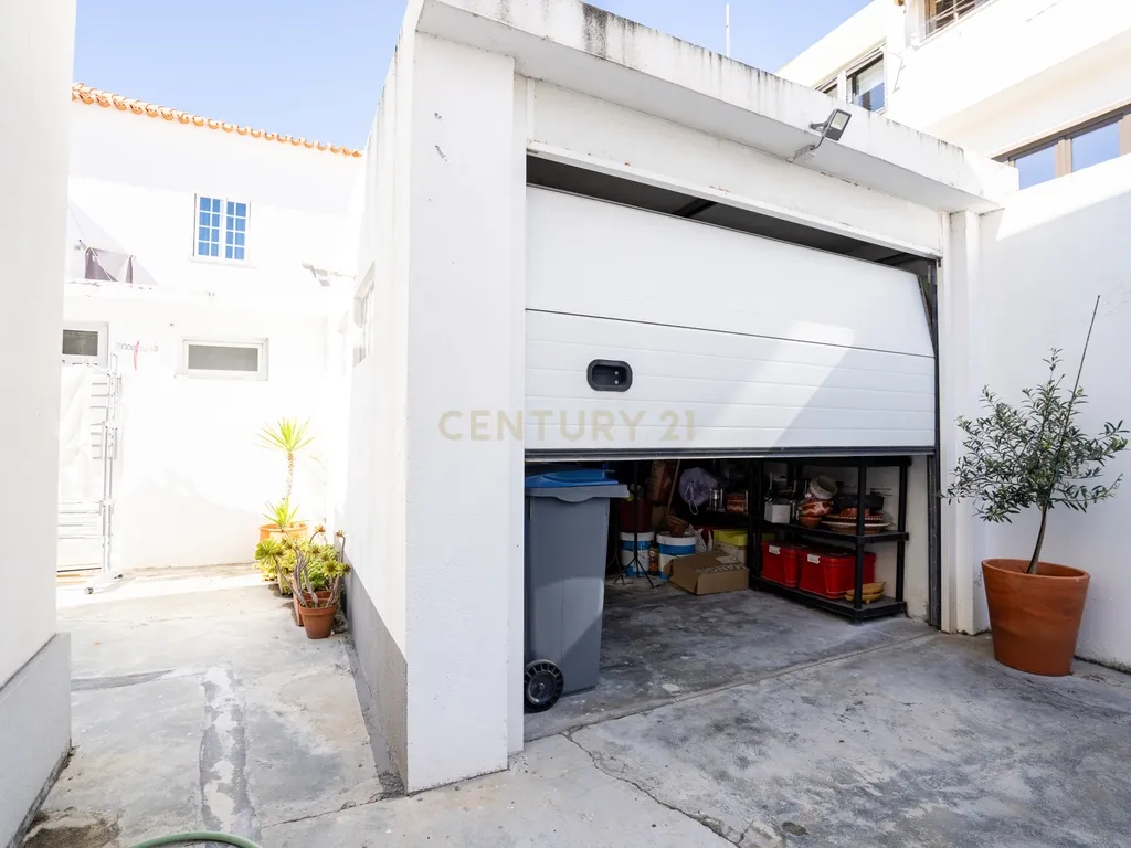 Moradia T8 isolada na Costa da Caparica - Image 27