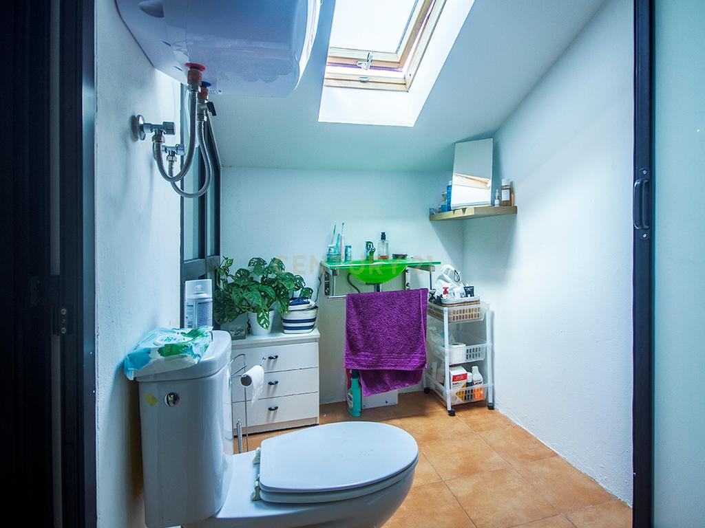 Apartamento totalmente renovado no último andar com garagem e arrecadação a 5 minutos de Las Canteras, Gran Canaria - Image 18