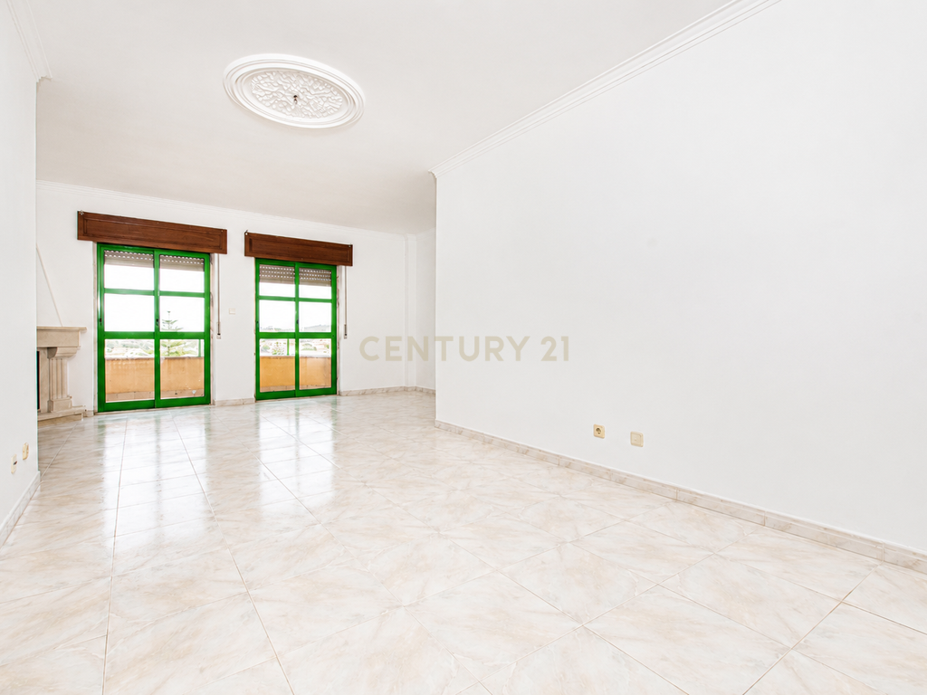 Apartamento T3 com Parqueamento e Arrecadação | Rio de Mouro - Image 18