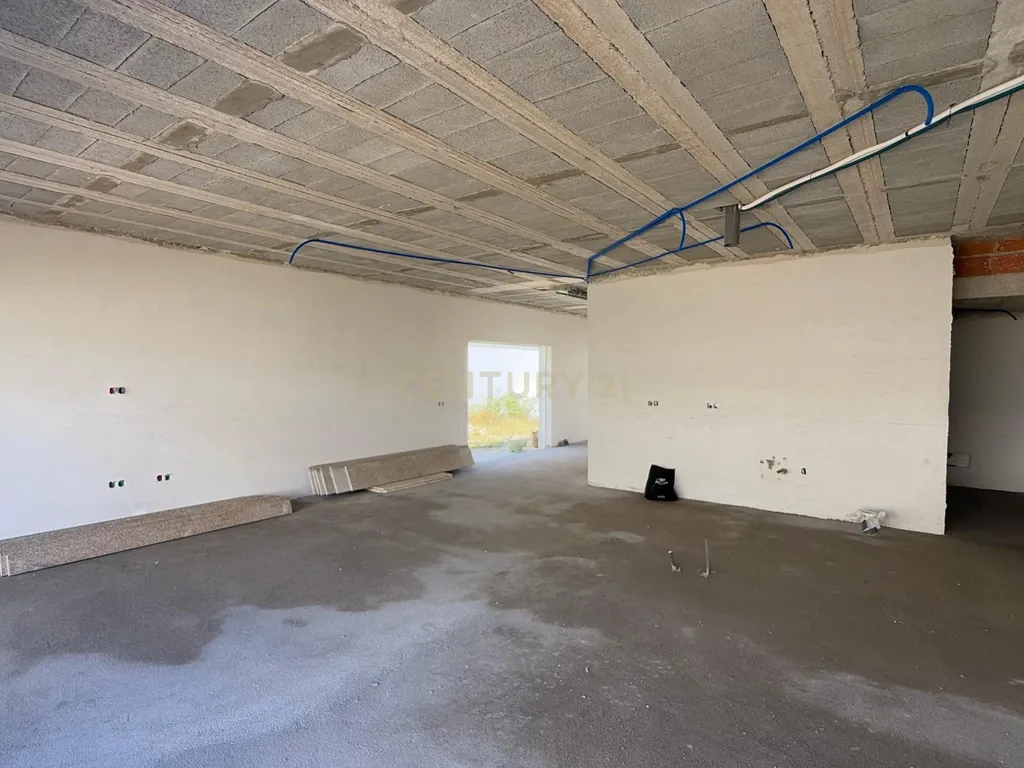 Moradia Geminada Chave na Mão – Fase Final de Construção! - Image 29
