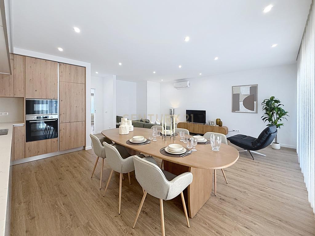 Apartamento Novo com Terraço e Piscina Privativa em Nazaré - Image 18