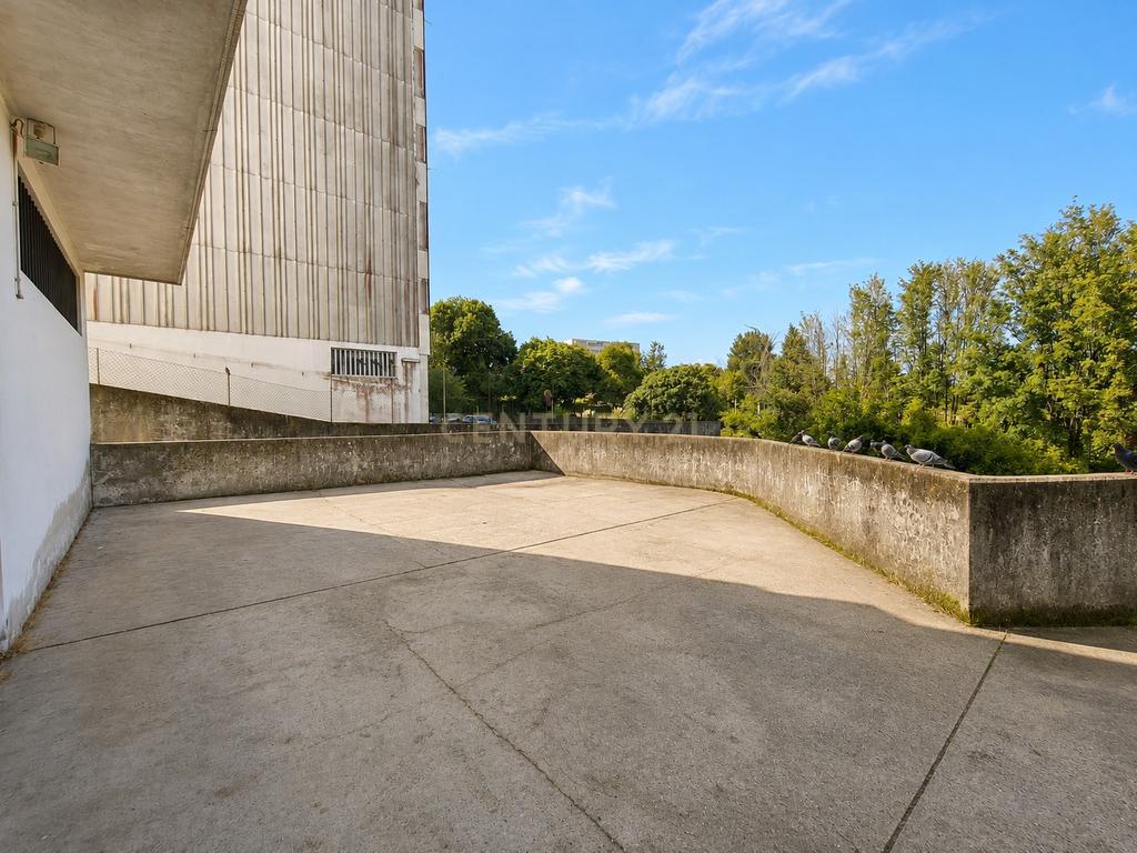 Apartamento T2 com Vista Panorâmica em Vila Nova de Gaia - Image 22
