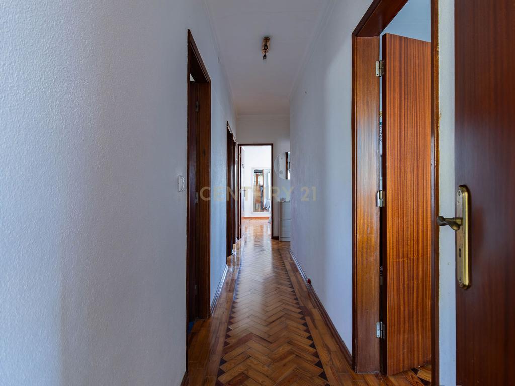 Apartamento T3 com Terraço e Vista Serra em Mira de Aire - Image 5
