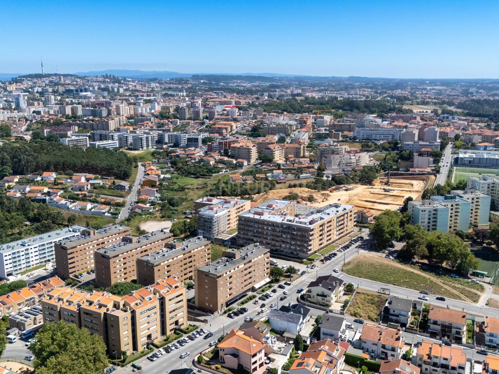 T4 com terraço de 120m² e vistas de mar e rio | Canidelo - Image 30