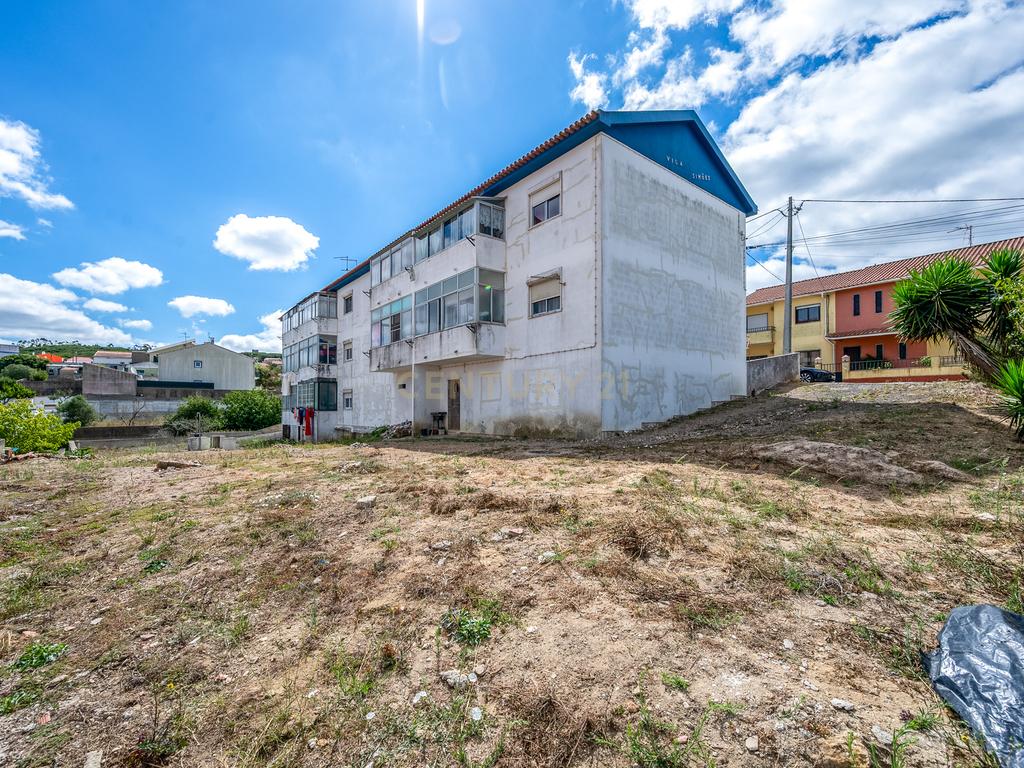 Prédio com 2 Apartamentos - Sabugo (Almargem do Bispo) - Image 2