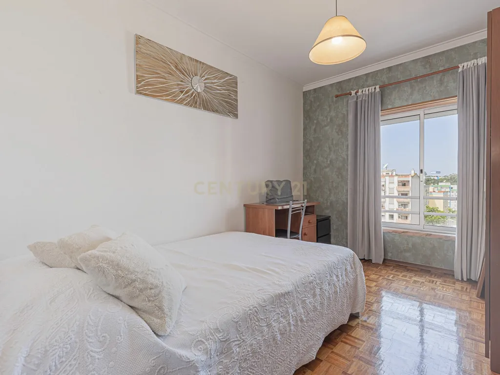 Magnífico apartamento T2 no Feijó - 1 andar com elevador - Image 18