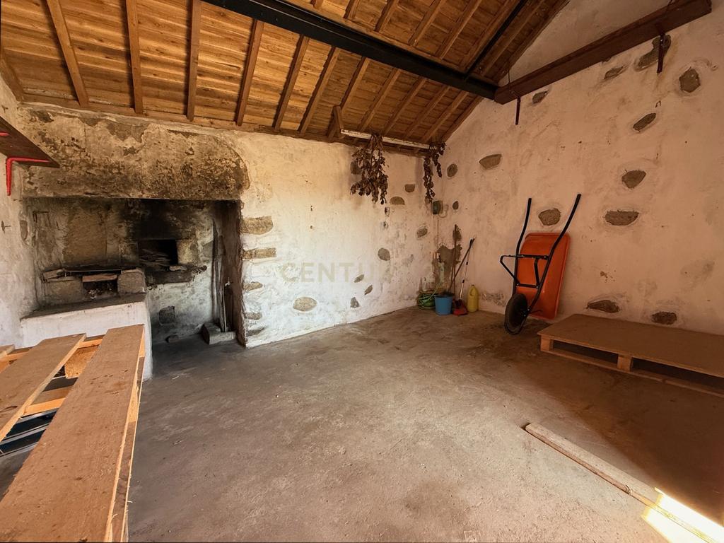 Terreno urbanizável com casa de despejo em Ribeira Seca- Vila de S.Sebastião - Image 5
