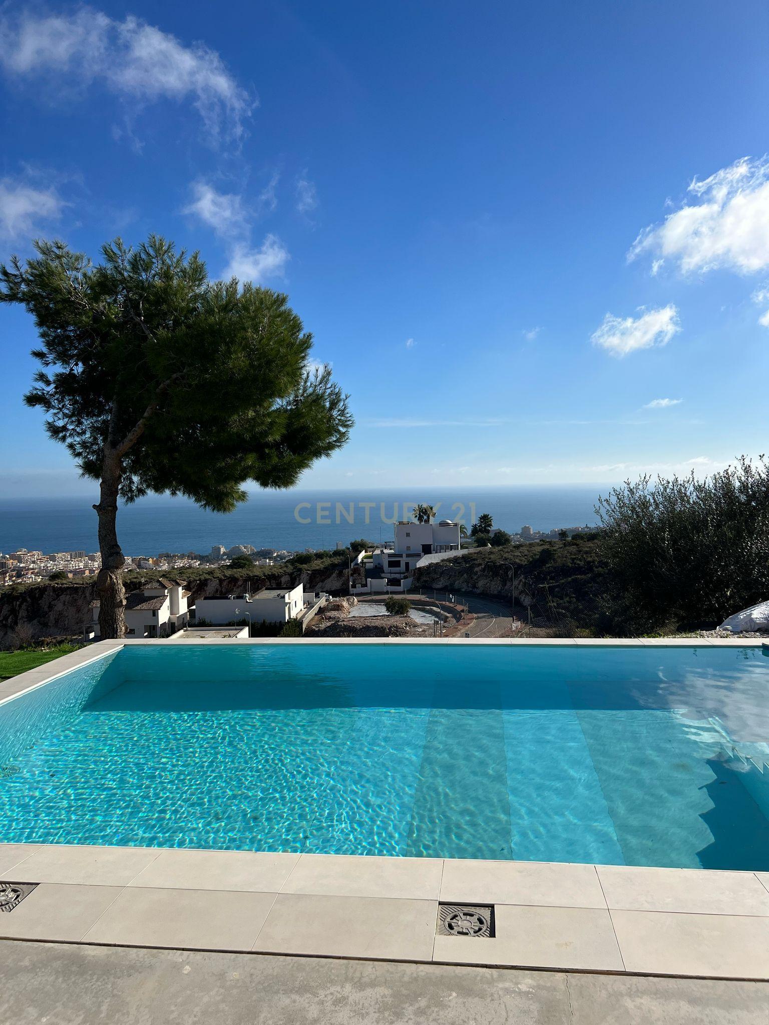 Luxuosa Moradia com Piscina e Jardim em Málaga, Andalucía - Image 24