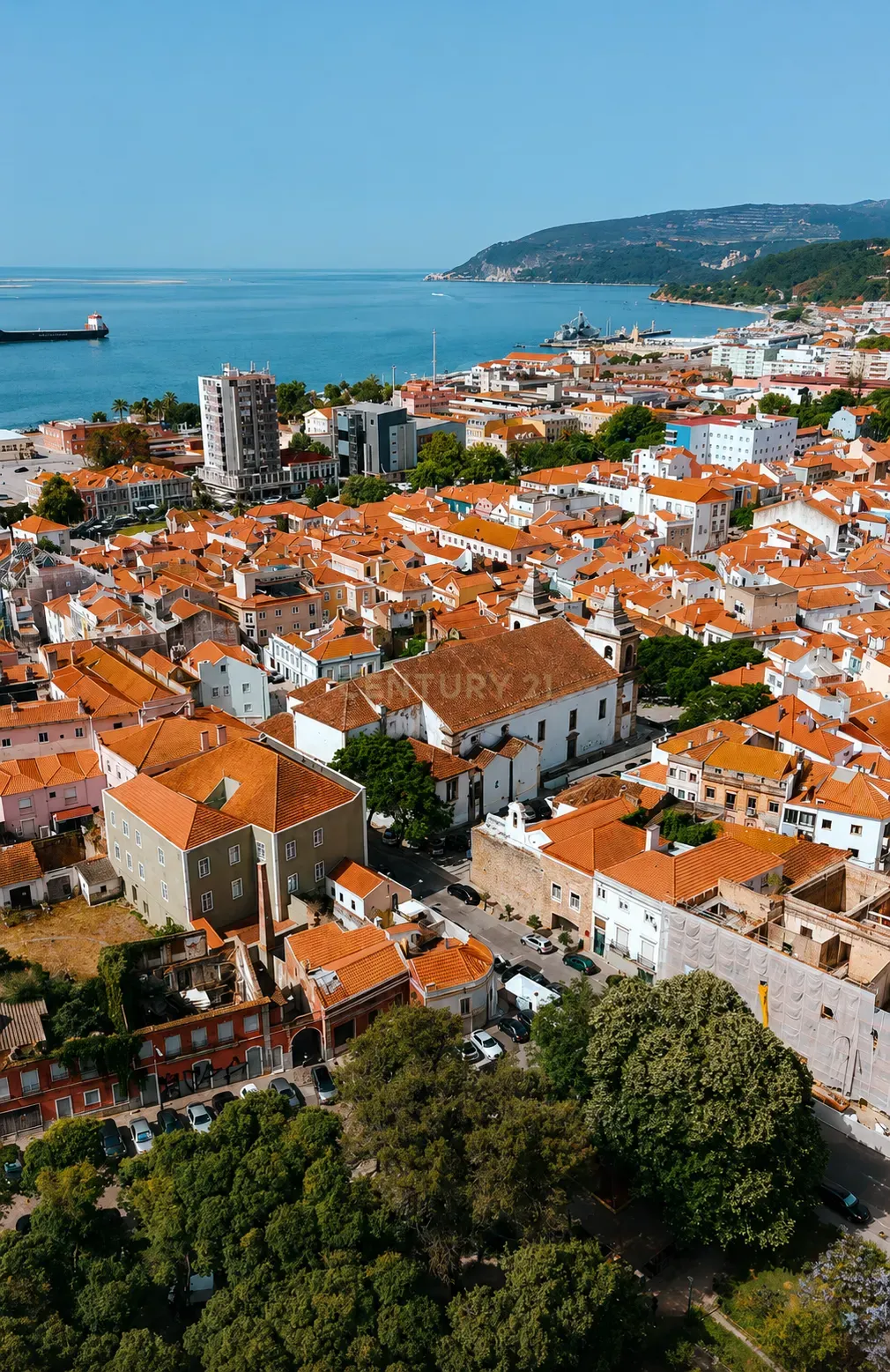Fotografia 8 de APARTAMENTO T6 NO CORAÇÃO DA CIDADE, EM SETÚBAL