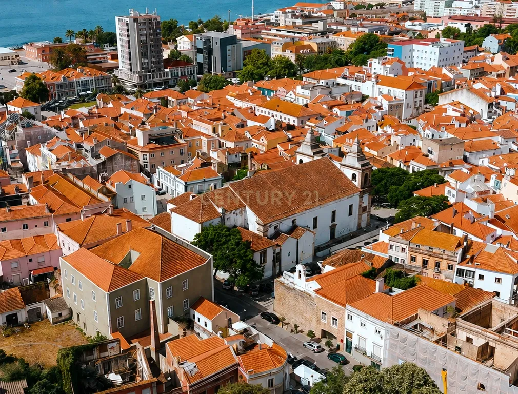 APARTAMENTO T6 NO CORAÇÃO DA CIDADE, EM SETÚBAL - Image 8