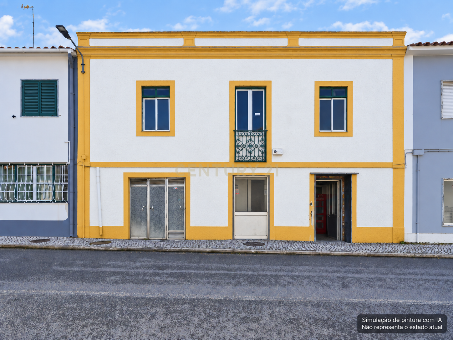 Imóvel comercial para recuperar no centro da Merceana | Dois pisos