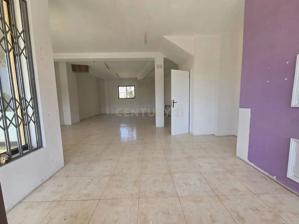 Loja próxima ao centro de Vila do Conde e da praia - Image 4