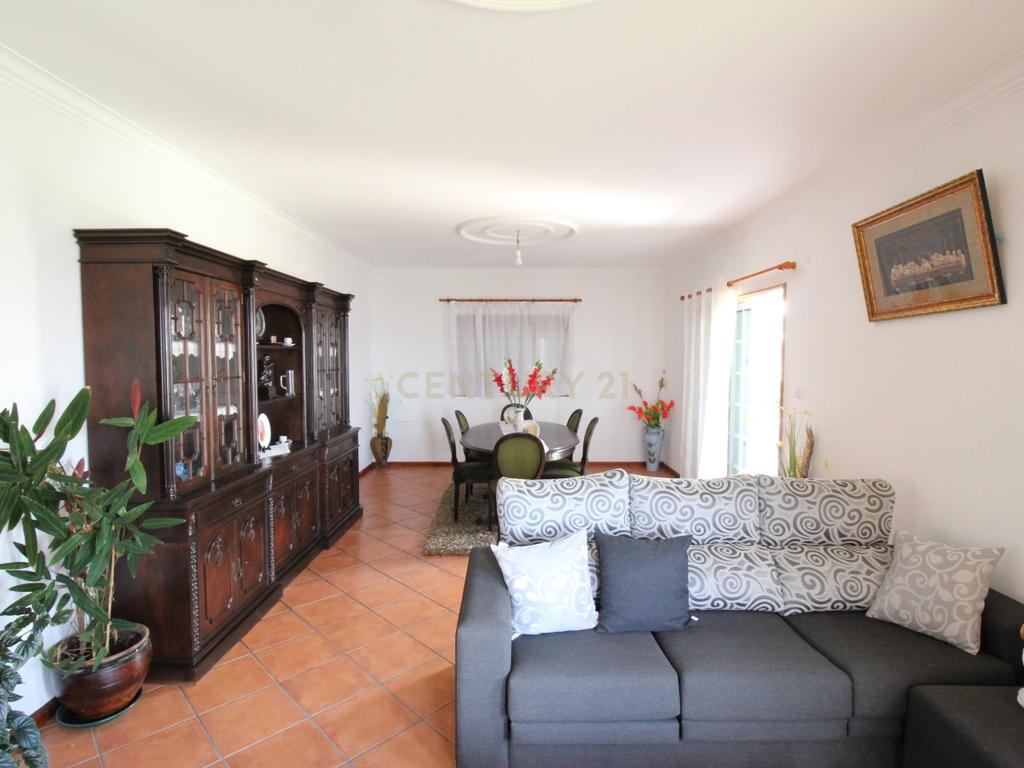 Espetacular Moradia T3 com Jardim e Vista Panorâmica em Paredes - Image 11