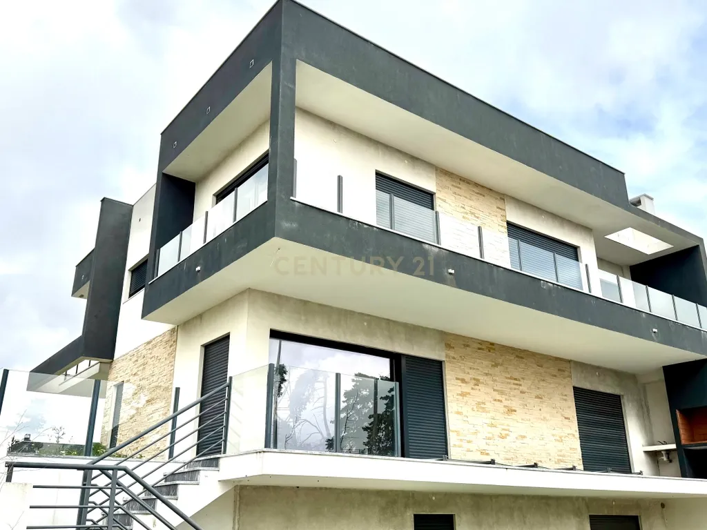 Oportunidade: Moradia T5 com jardim e piscina, na Sobreda, Almada. Em Venda! - Image 32