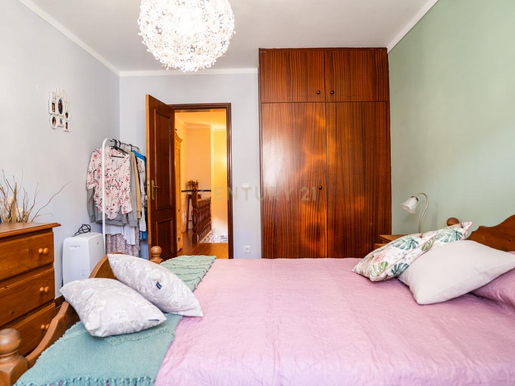 🏡 Moradia T4 Impecável em Olho Marinho – a poucos minutos de Peniche! - Image 30
